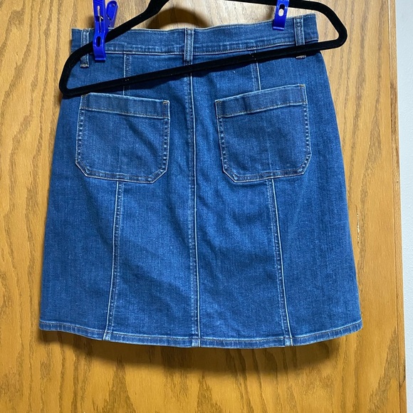 J. Crew Stretch Cotton Blend Denim Blue Jean Mini Skirt Size 4 EUC - Picture 2 of 7